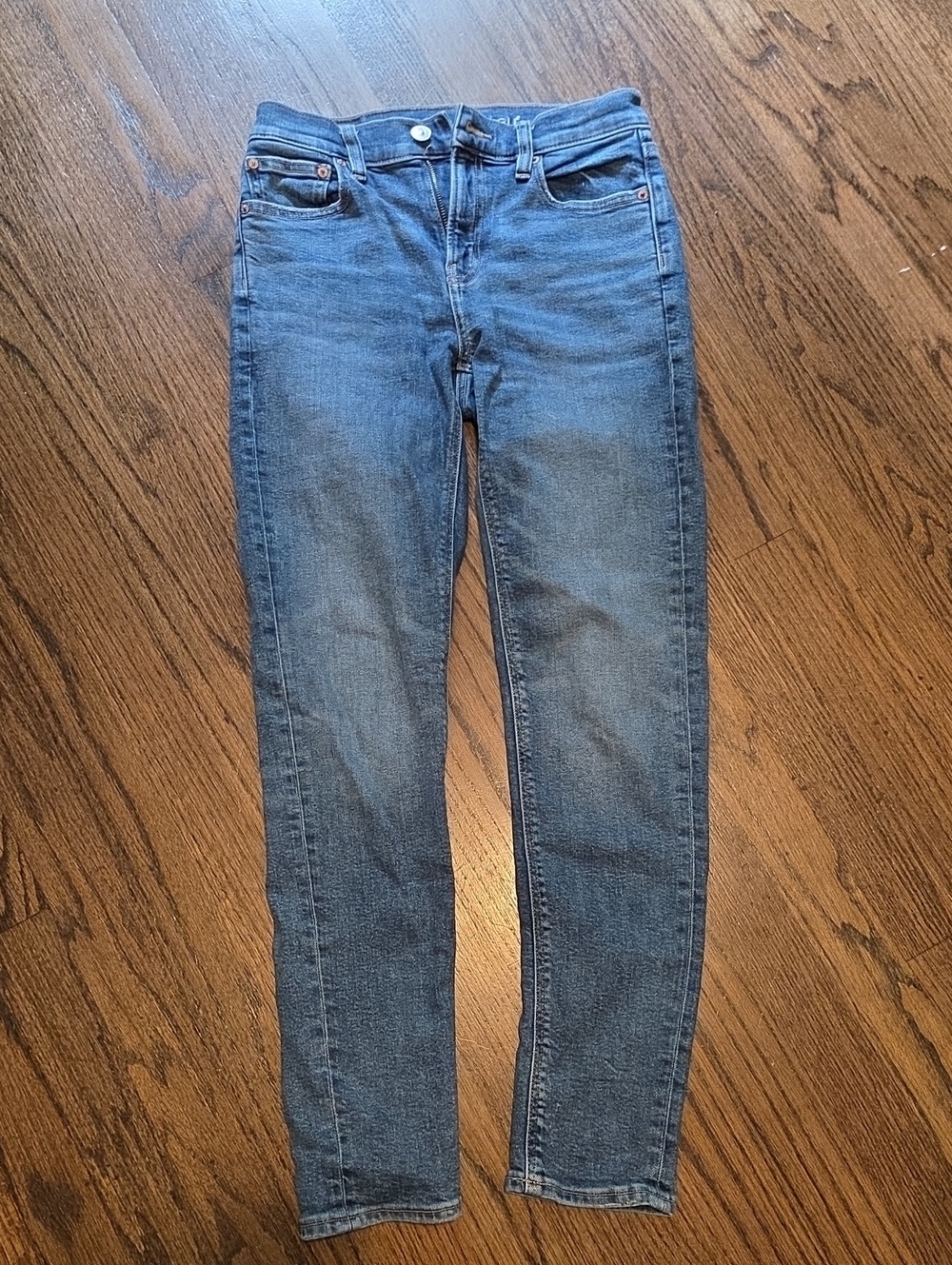 American Eagle Women's 90s Stretch Skinny Jeans. Size 0s